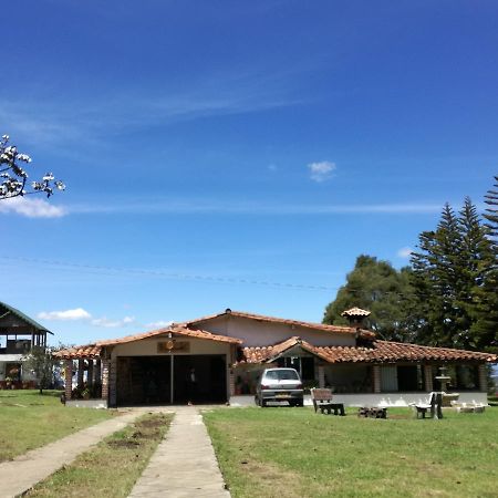 Al Bosque Hostel & Glamping Santa Elena  Buitenkant foto