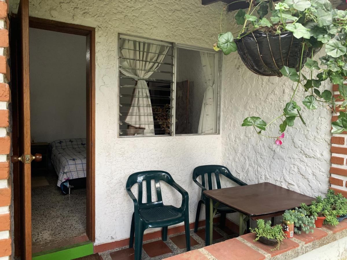 Al Bosque Hostel & Glamping Santa Elena  Buitenkant foto