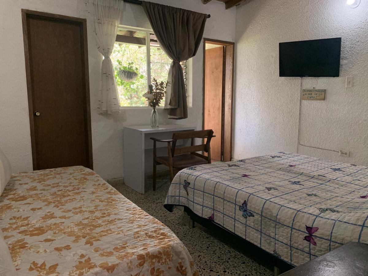 Al Bosque Hostel & Glamping Santa Elena  Buitenkant foto
