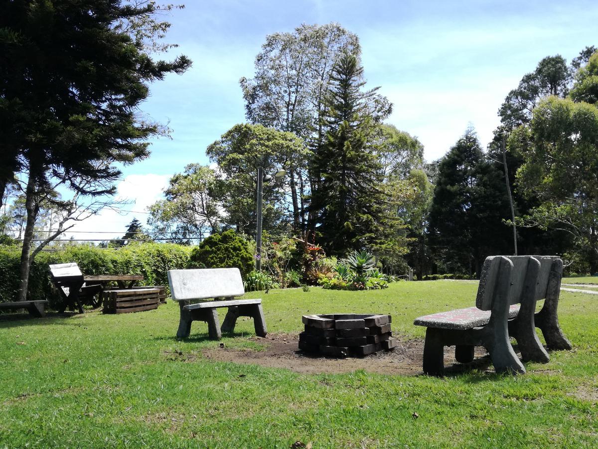 Al Bosque Hostel & Glamping Santa Elena  Buitenkant foto