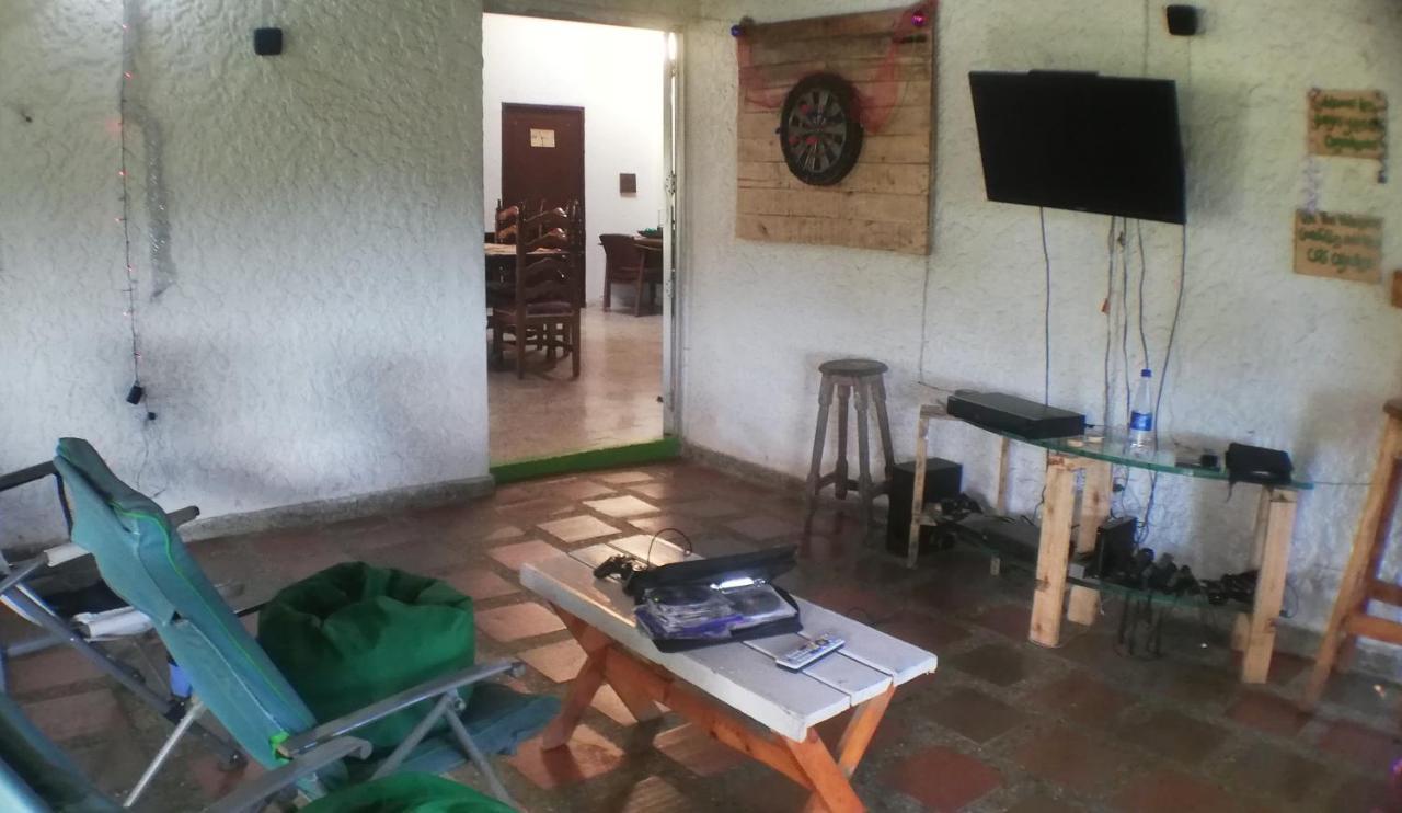 Al Bosque Hostel & Glamping Santa Elena  Buitenkant foto