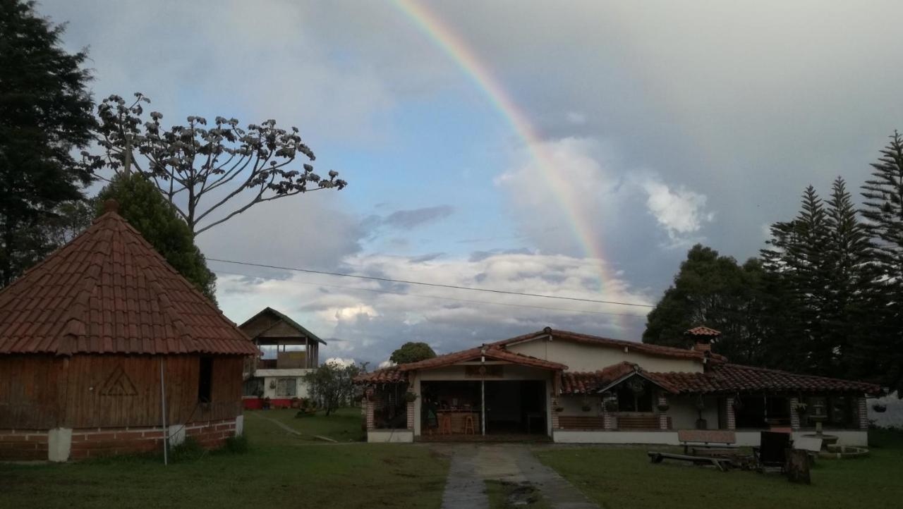 Al Bosque Hostel & Glamping Santa Elena  Buitenkant foto